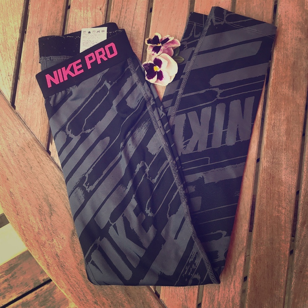 Nike Dry fit leggings size girls’ medium
